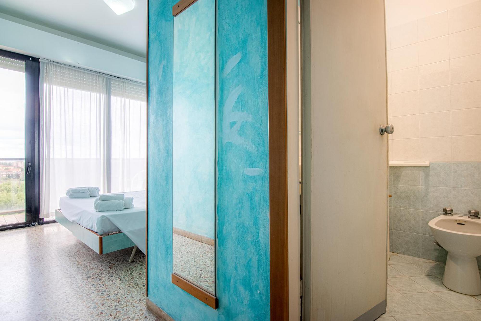 Hotel Crown Римини Экстерьер фото