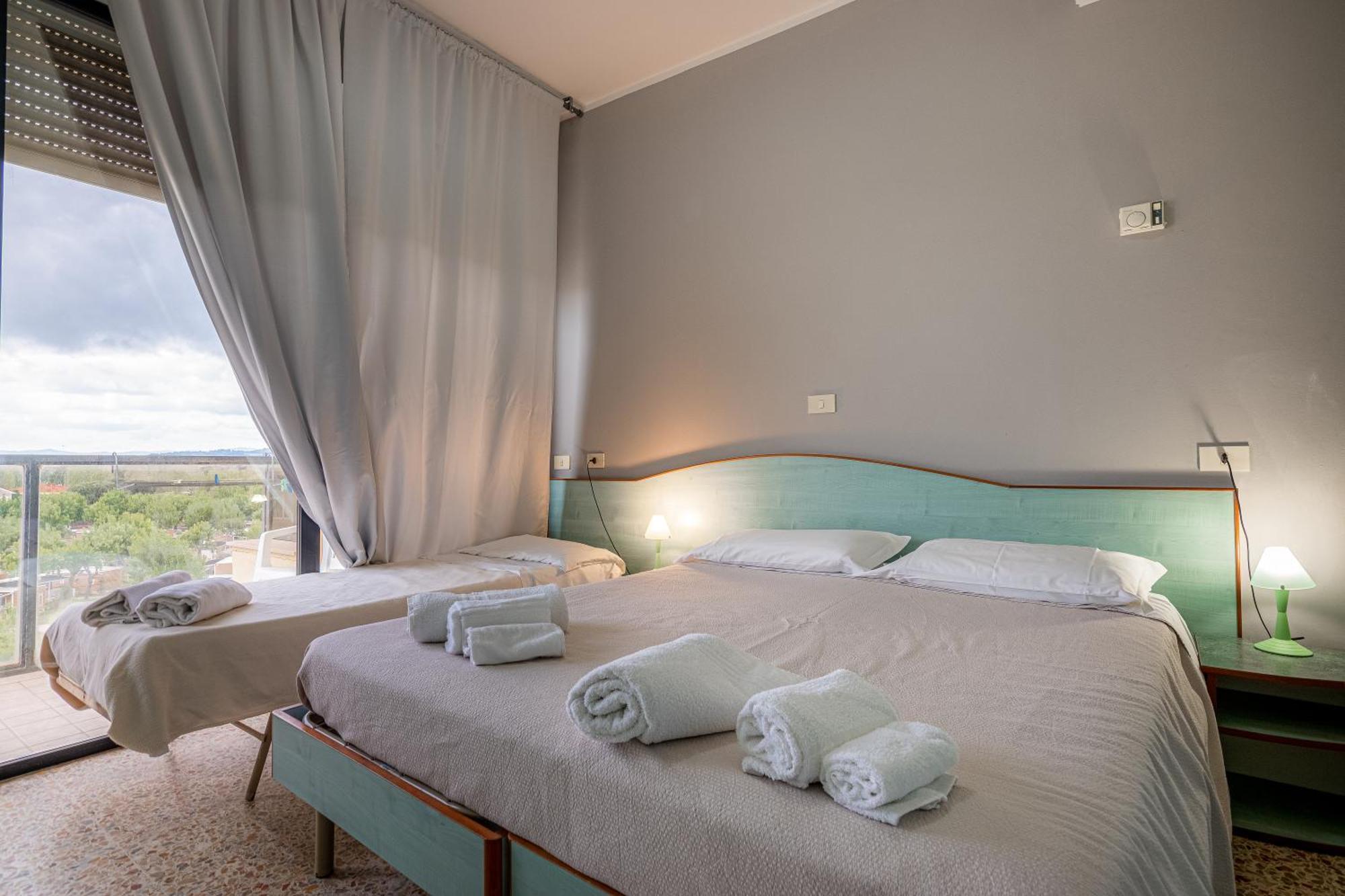Hotel Crown Римини Экстерьер фото